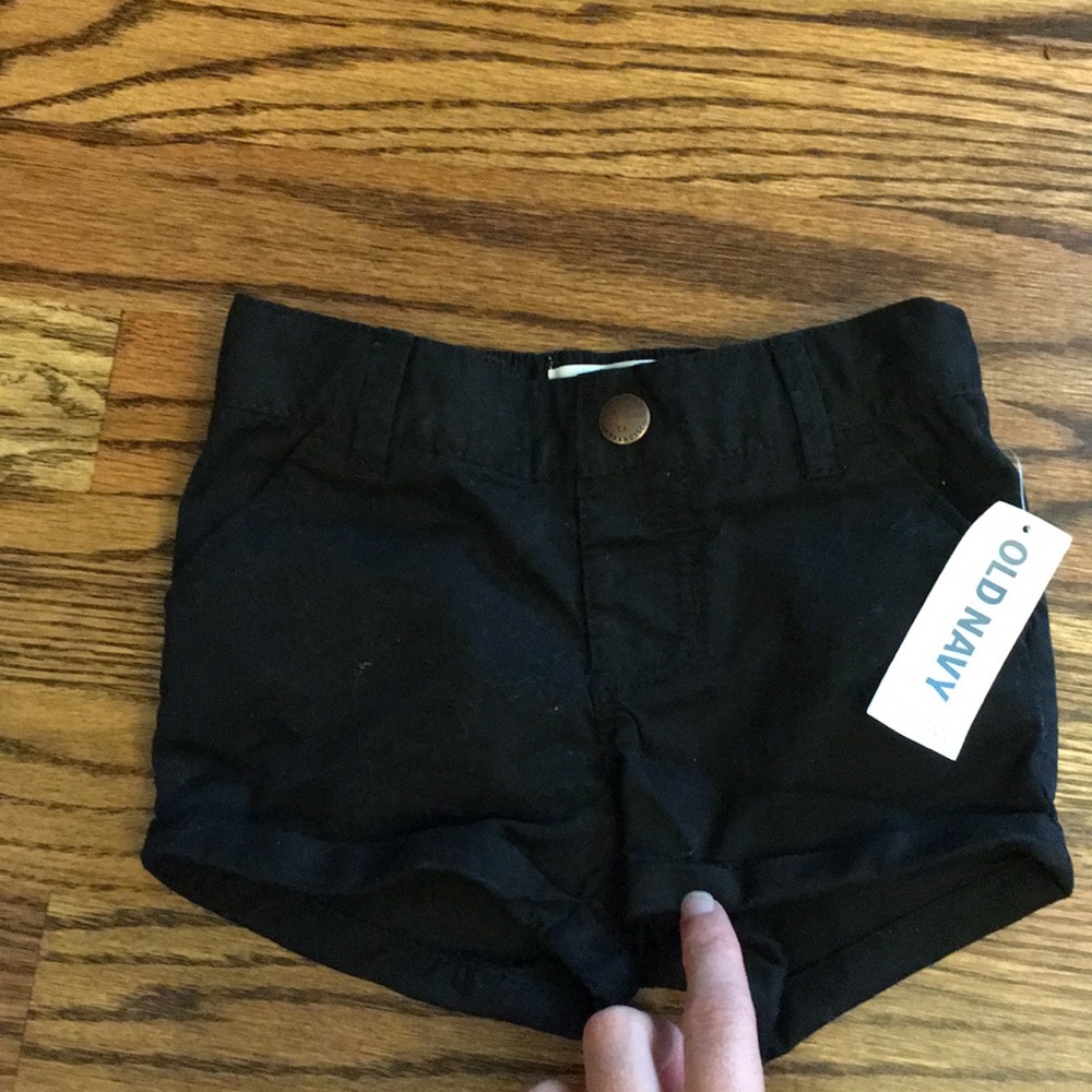 3 For $10 🎉 NWT Old Navy Shorts